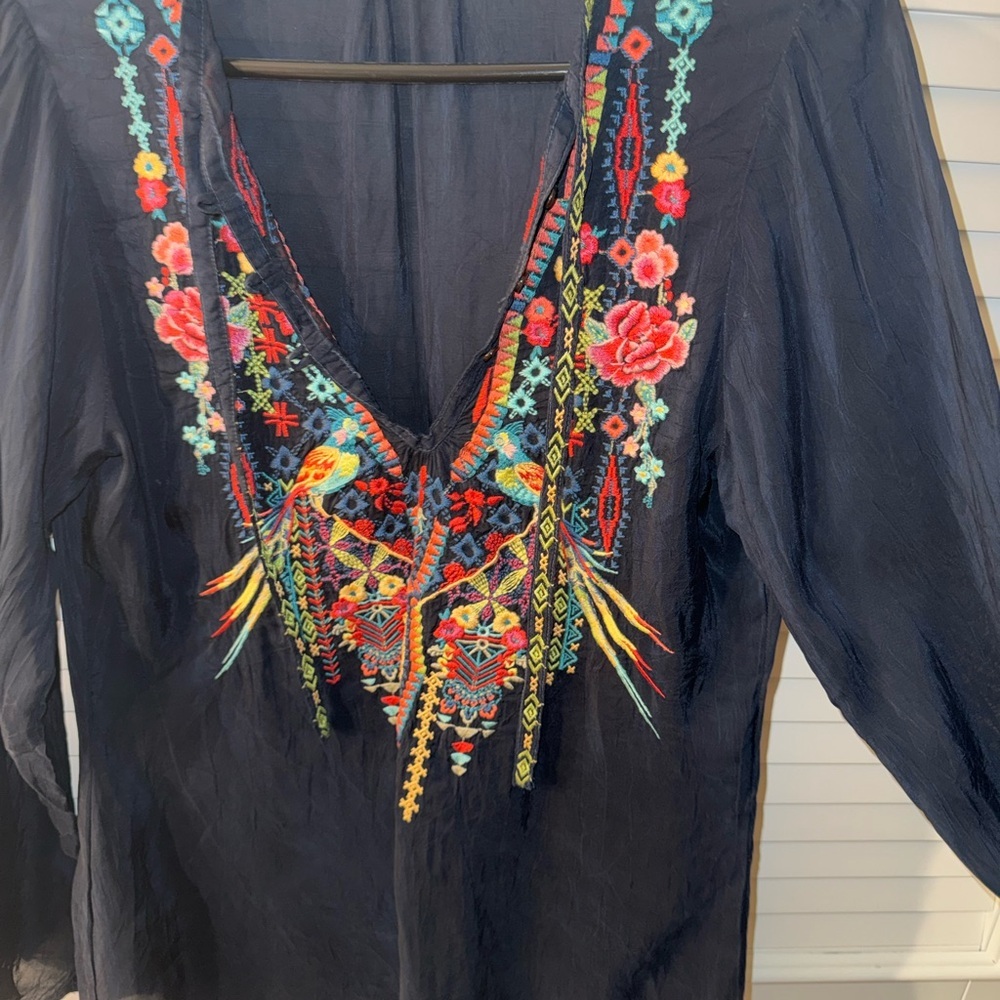 Johnny Was Embroidered Serendipity Tunic Top Cupra Rayon Royal Navy Blue XS Boho - Picture 14 of 16